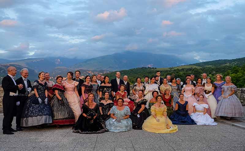 La Società di Danza di Viterbo presenta “Gran Ballo Ottocentesco in Villa. 