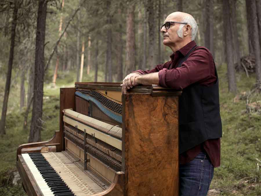 Ludovico Einaudi in “Summer Tour”.